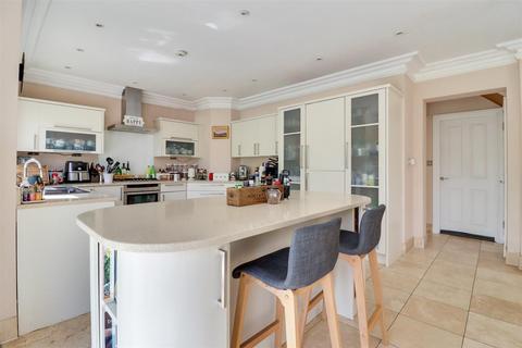 6 bedroom detached house for sale, Chesterfield Drive, Hinchley Wood