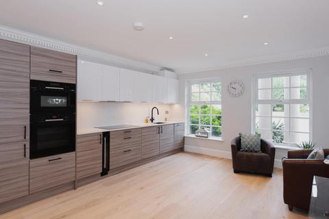 3 bedroom apartment for sale, Spencer Park, East Molesey