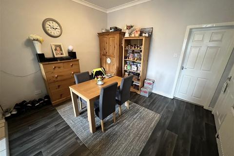 2 bedroom end of terrace house for sale, William Street, Castleford