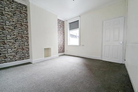 2 bedroom terraced house to rent, Victoria Street, Willenhall WV13