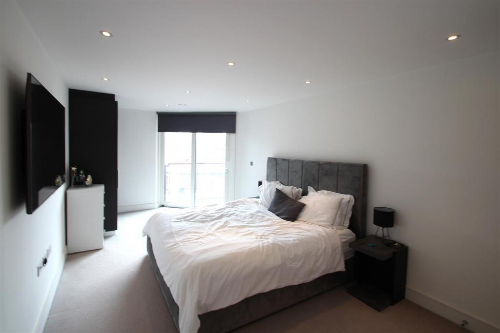 Bed 1.JPG