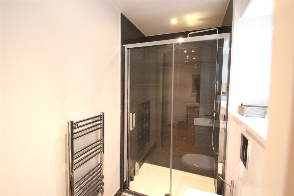Shower Room.JPG