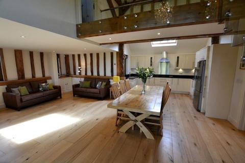 3 bedroom barn conversion to rent, Ayot St Peter, Welwyn, Hertfordshire.