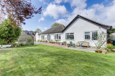 4 bedroom detached bungalow for sale, Shelford Road, Radcliffe-On-Trent NG12