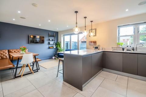 5 bedroom detached house for sale, Salisbury Road, Leigh-On-Sea SS9