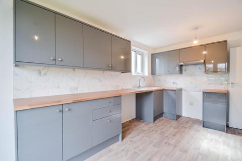 2 bedroom flat for sale, Hadleigh Road, Leigh-On-Sea SS9