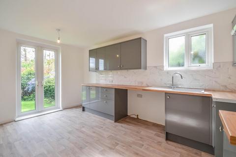 2 bedroom flat for sale, Hadleigh Road, Leigh-On-Sea SS9