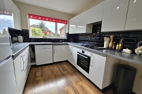 3 bedroom semi-detached house for sale, Blenheim Drive, Newent