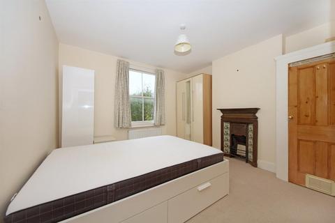 2 bedroom flat to rent, Coldershaw Road, W13