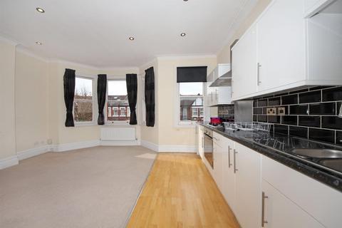 2 bedroom flat to rent, Coldershaw Road, W13