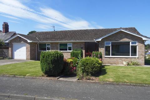 3 bedroom bungalow to rent, Traherne Close, Lugwardine, Herefordshire, HR1 4AF