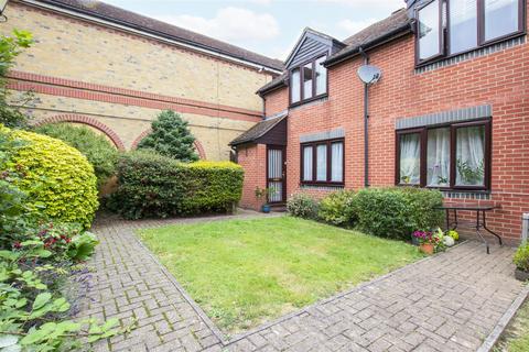 2 bedroom end of terrace house for sale, Beecholm Mews, Cheshunt