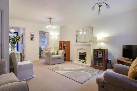2 bedroom end of terrace house for sale, Beecholm Mews, Cheshunt