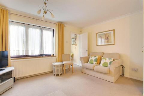 2 bedroom end of terrace house for sale, Beecholm Mews, Cheshunt