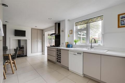 5 bedroom detached house for sale, Wollaton Road, Beeston NG9