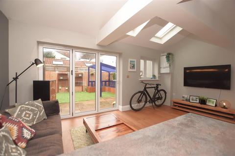 4 bedroom terraced house to rent, 10428 Radnor Road, Horfield, Bristol