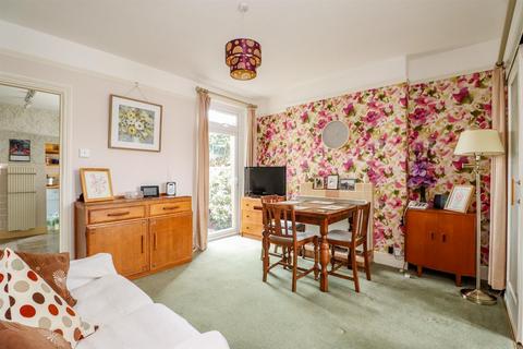 3 bedroom semi-detached house for sale, Devonshire Road, Horsham