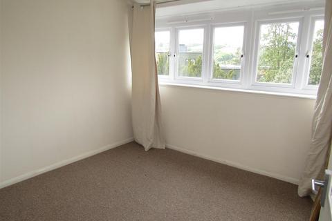 2 bedroom flat to rent, Copplestone Drive, Exeter EX4