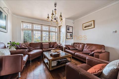 163 Chanctonbury Way, London, N12 7AE