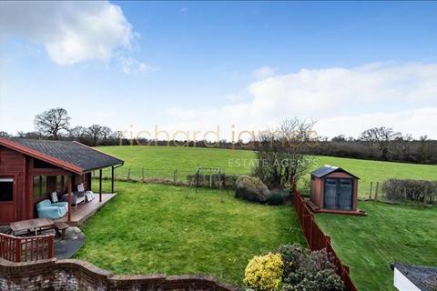 163 Chanctonbury Way, London, N12 7AE