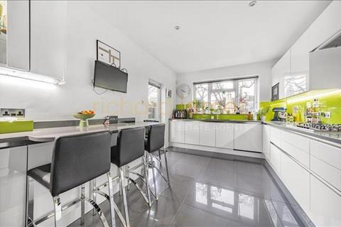 9 Westfield Road, London, NW7 3BJ