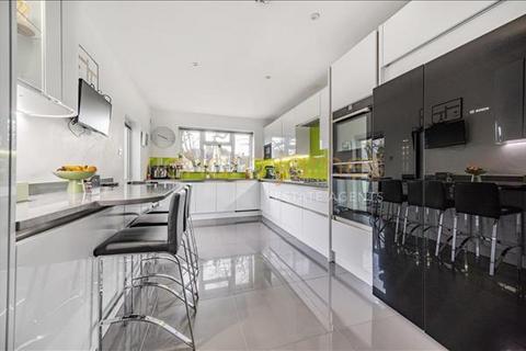 9 Westfield Road, London, NW7 3BJ