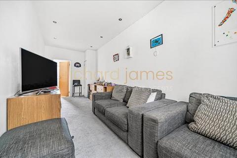9 Westfield Road, London, NW7 3BJ