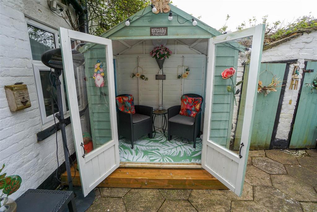 SUMMER HOUSE (1 of 1).jpg
