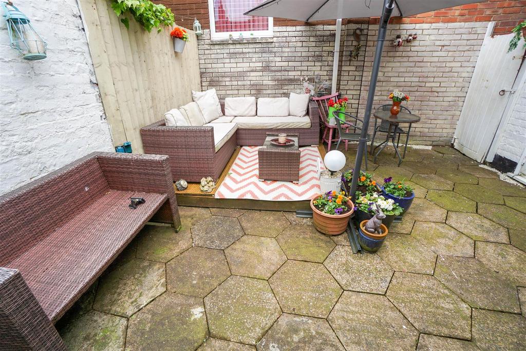 DECKING (1 of 1).jpg