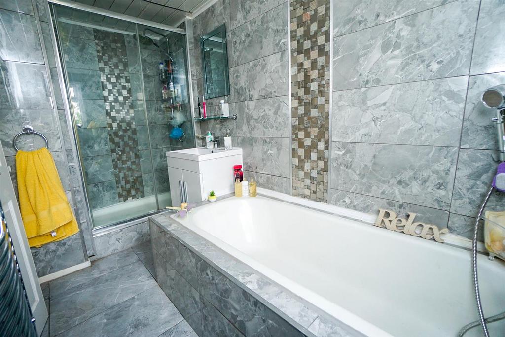 SHOWER (1 of 1).jpg