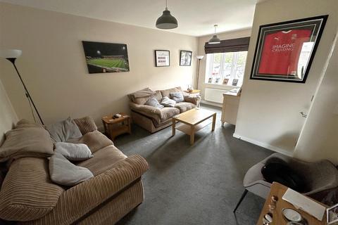 3 bedroom terraced house for sale, Greenfields Close, Chippenham