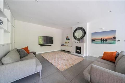 35 Newcombe Park, London, NW7 3QN