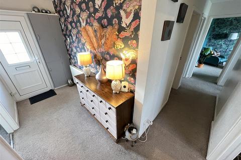 9 Alexander Drive, Wirral, CH61 6XT