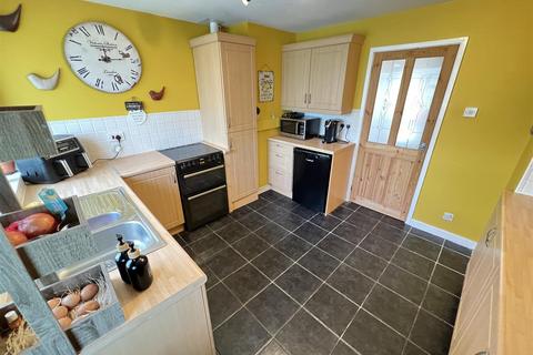 9 Alexander Drive, Wirral, CH61 6XT