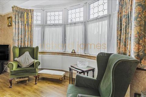 5 Sylvan Avenue, London, NW7 2JH