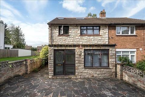 17 Norbury Grove, London, NW7 4LS