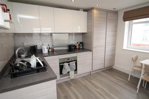 2 bedroom apartment for sale, Adams Close, Poole