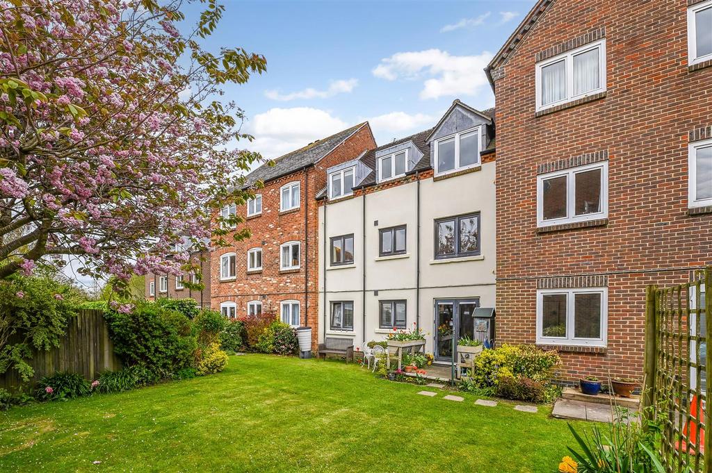 Henty Gardens, Chichester 1 bed retirement property for sale £129,950