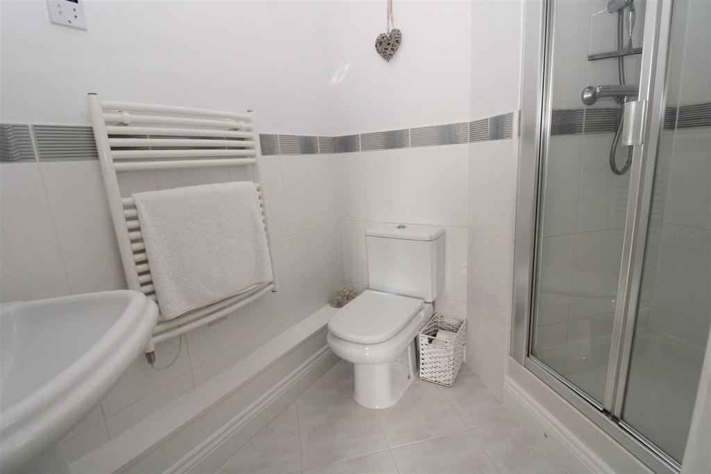 Ensuite.JPG