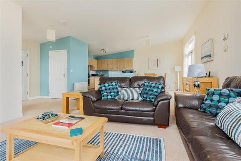 2 bedroom penthouse for sale, Stone Close, Poole