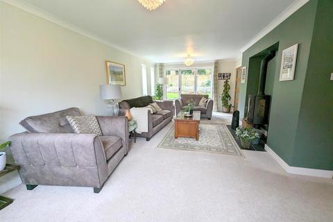 17 Compton Grove, Darlington, DL3 9AZ