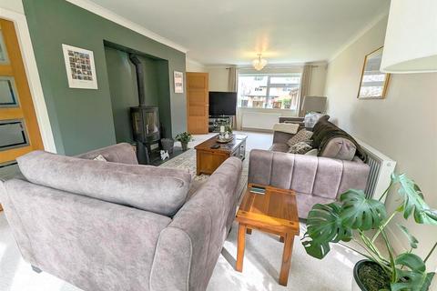 17 Compton Grove, Darlington, DL3 9AZ