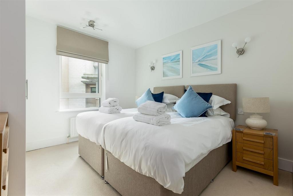 61 Dolphin Quays-ph20.jpg