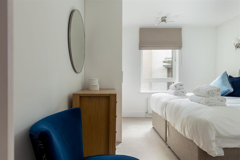61 Dolphin Quays-ph21.jpg