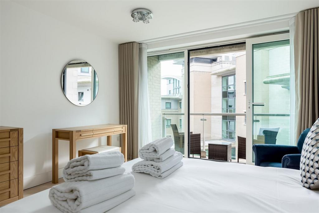 61 Dolphin Quays-ph30.jpg