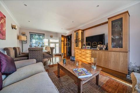 105 Wise Lane, London, NW7 2BD
