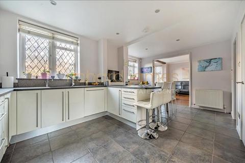 105 Wise Lane, London, NW7 2BD