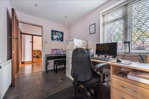 105 Wise Lane, London, NW7 2BD