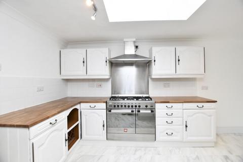 3 bedroom house for sale, Boundary Road, Newbury RG14