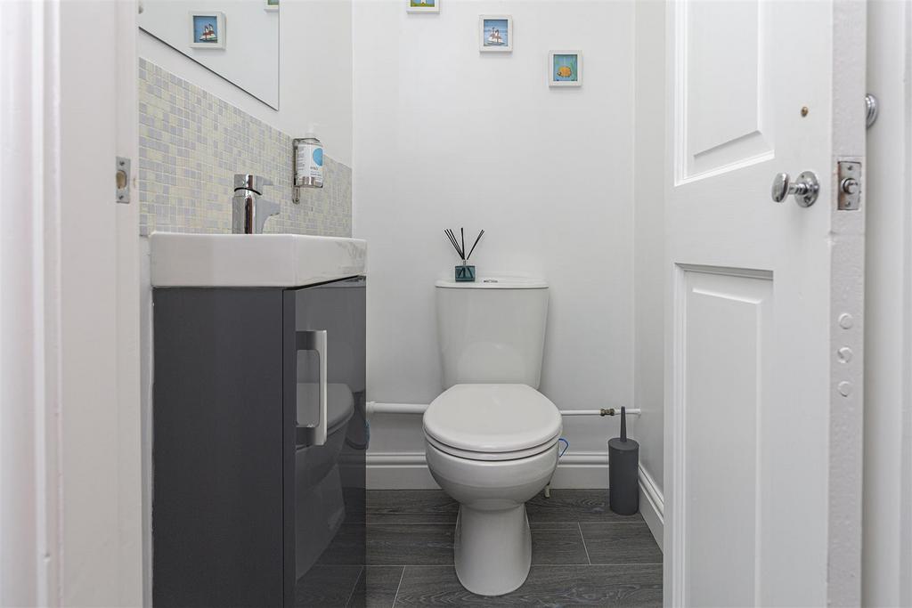 Cloakroom/WC